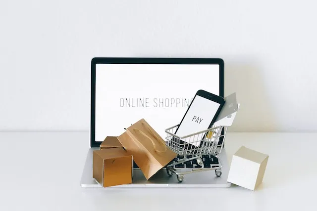 perbedaan e-commerce dan marketplace