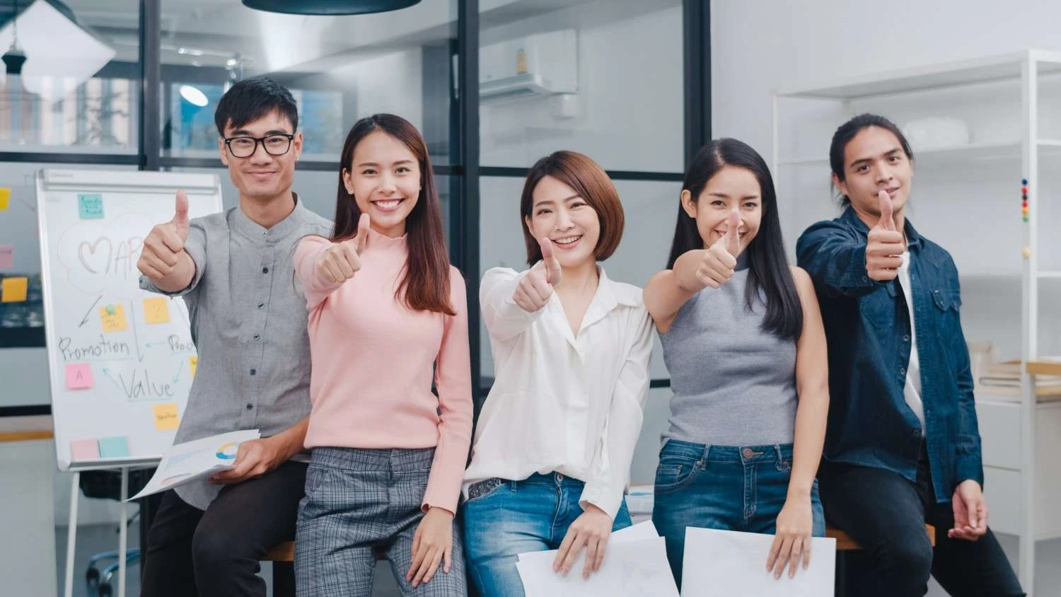 AI untuk Marketing membantu seller online menganalisis data pelanggan, menyusun strategi pemasaran, dan mengambil keputusan berbasis data dengan Everpro Agentic.