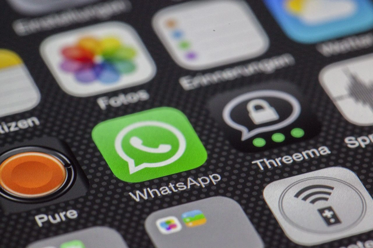 Ilustrasi WhatsApp Business API